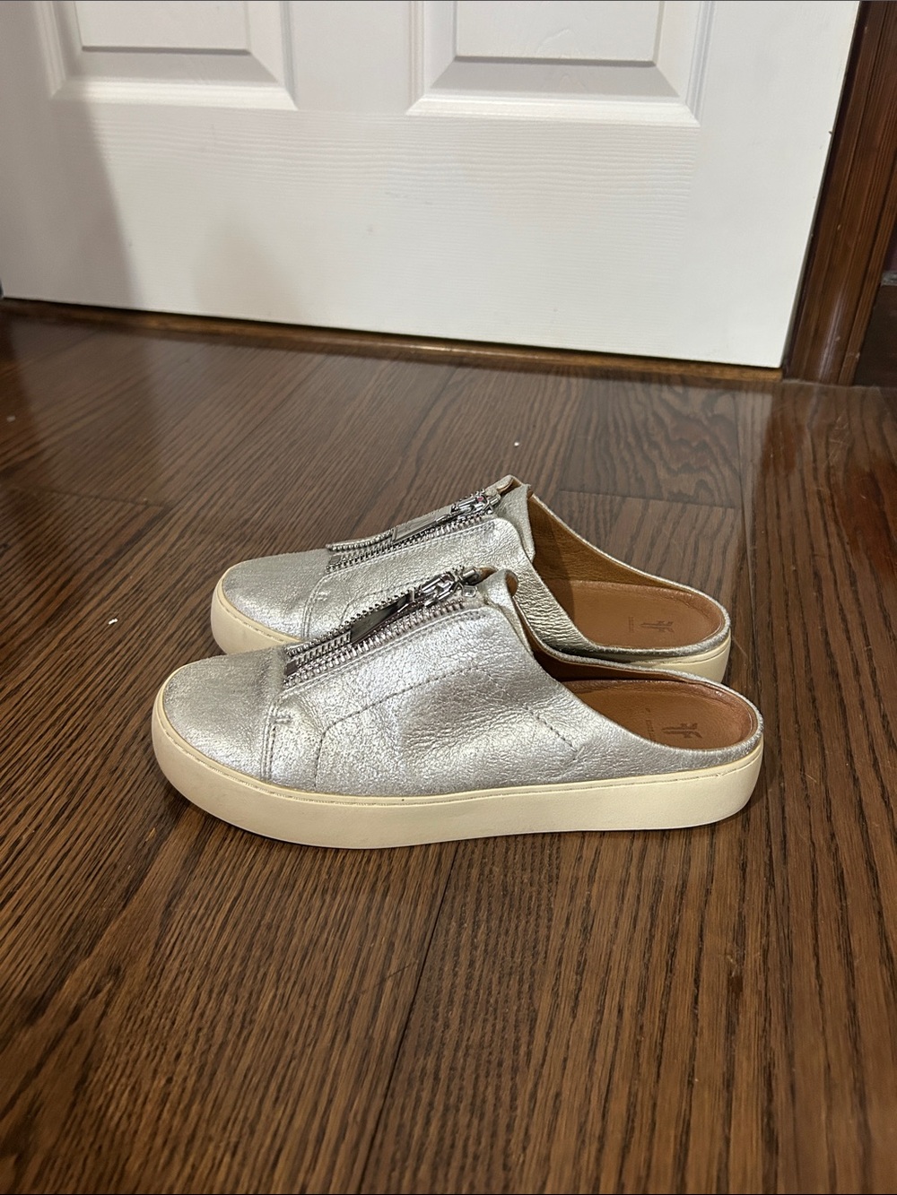 Frye Metallic Silver Leather Slip-On Mule Lena zip mule sneaker shoes sz 8